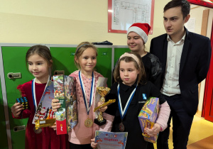 Grodzisk przyciąga młodych szachistów atrakcyjnymi nagrodami.