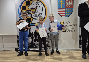 W grupie do lat 9 I miejsce zajął Ignacy Kaniewski a II miejsce zajął Maciej Żak.