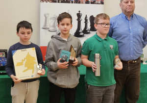Jakub Kochanowski- III miejsce do lat 12 w szachach błyskawicznych.