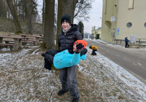 Kto się lubi, ten się czubi.