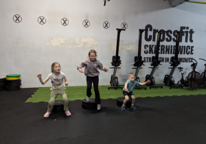 Dziewczyny sprężyny.