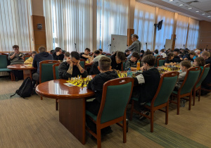 Na sali są dobre warunki do gry.