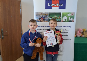 Jaś i Kacper w Osinach.