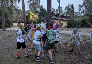 Twarde negocjacje z bladą twarzą.
